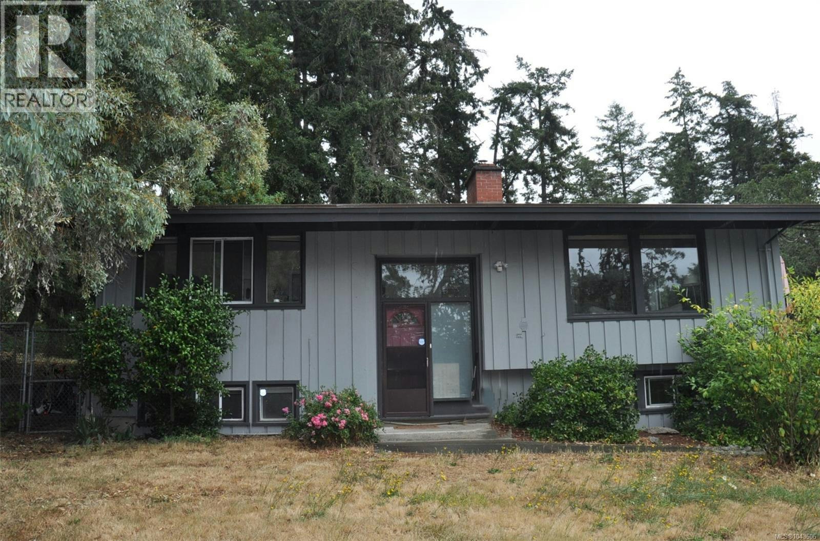 4719 West Saanich Road, Saanich, BC, V8Z 3G9