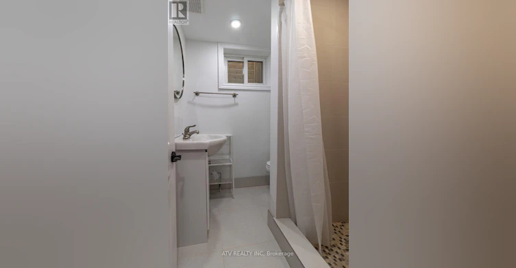1064 Eastmount Avenue E, Mississauga, ON, L5E 1Z3 - 15