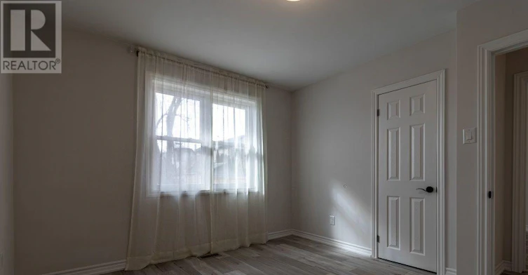 1064 Eastmount Avenue E, Mississauga, ON, L5E 1Z3 - 7