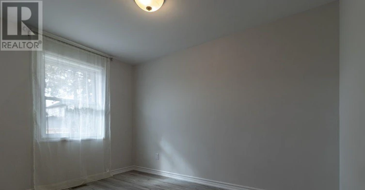 1064 Eastmount Avenue E, Mississauga, ON, L5E 1Z3 - 8