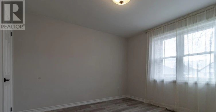 1064 Eastmount Avenue E, Mississauga, ON, L5E 1Z3 - 6