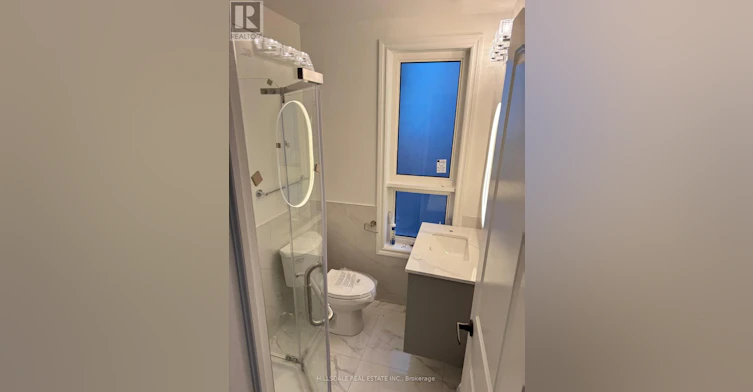 UPPER-687 Markham Street, Toronto, ON, M6G 2M2 - 4