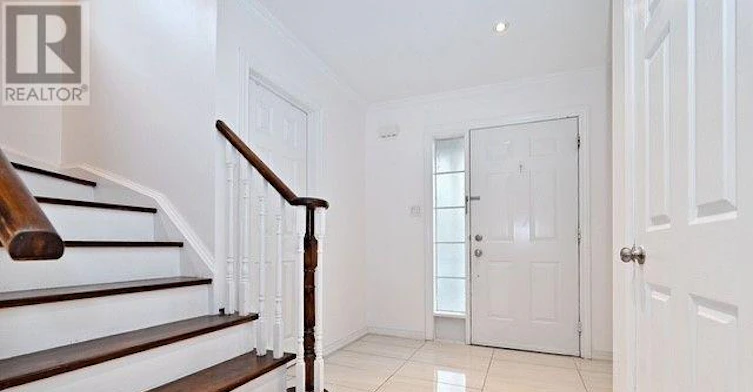 73 Laurendale Avenue, Georgina, ON, L4P 4G1 - 3