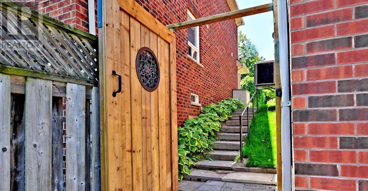 73 Laurendale Avenue, Georgina, ON, L4P 4G1 - 45