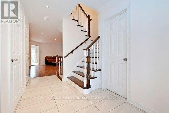 73 Laurendale Avenue, Georgina, ON, L4P 4G1 - 4