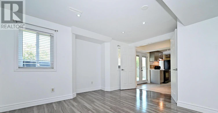 73 Laurendale Avenue, Georgina, ON, L4P 4G1 - 29