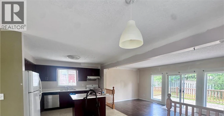 379 Havendale Crescent, Waterloo, ON, N2T 2T4 - 4