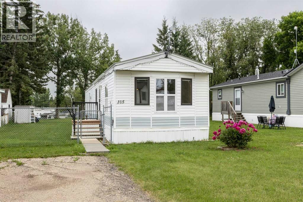 315 Meadow Drive, Red Deer County, AB, T0M 0H0