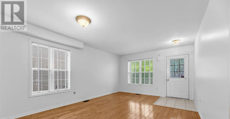 5 Bern Street E, Markham, ON, L6E 1G7 - 2