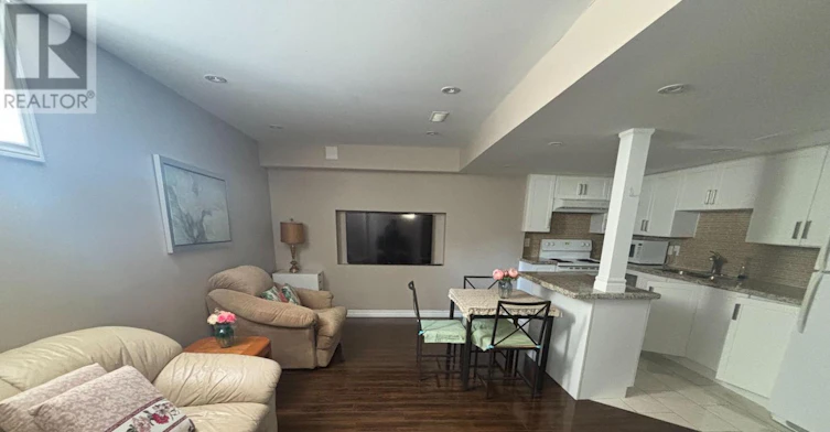 206 Aspenwood Dr Drive, Newmarket, ON, L3X 3L1 - 2