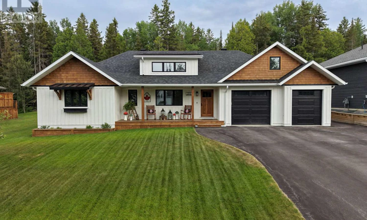 273 Cosman Crescent