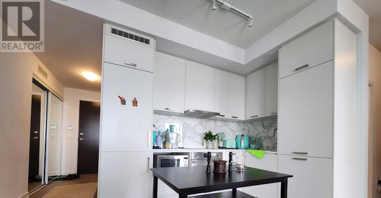 5-38 Honeycrisp Crescent, Vaughan, ON, L4K 0M8 - 4