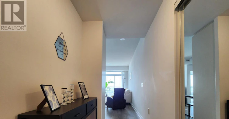 5-38 Honeycrisp Crescent, Vaughan, ON, L4K 0M8