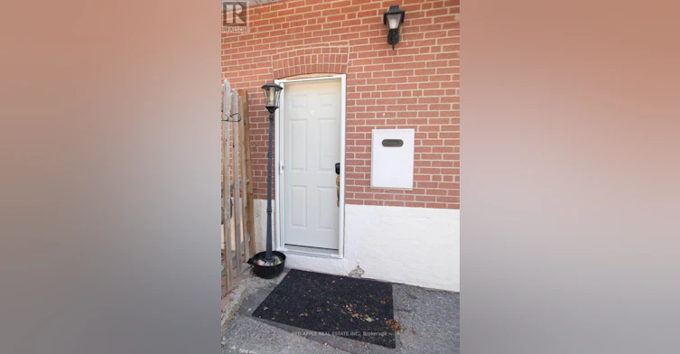 126 Longford Drive, Newmarket, ON, L3Y 2Y5 - 3