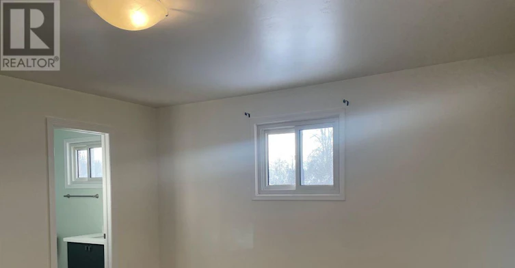 27076 Civic Centre Road, Georgina, ON, L4P 3E9 - 13
