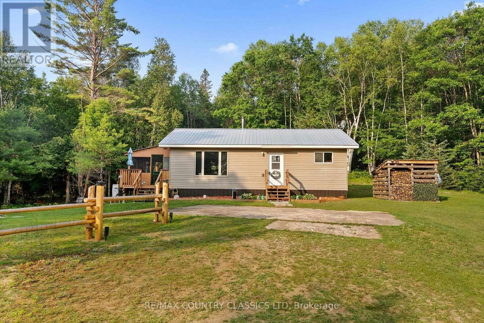 528 No.28 Highway, Addington Highlands, ON, K0H 1L0