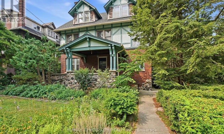 927 Richmond Street