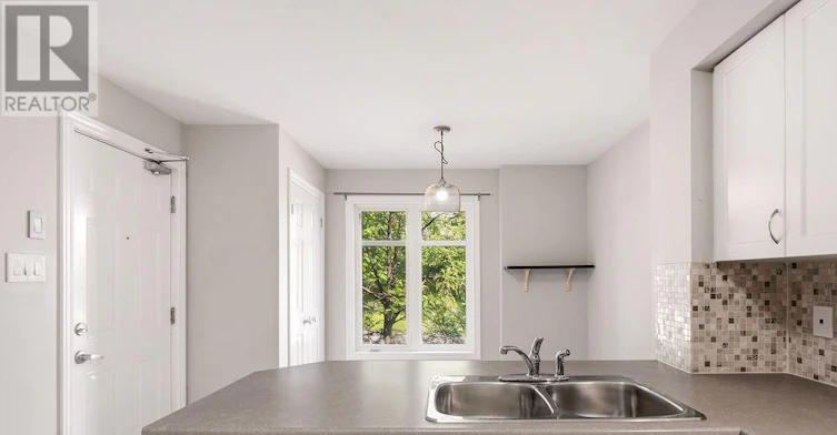 C-1124 Klondike Road, Ottawa, ON, K2K 0H2 - 9
