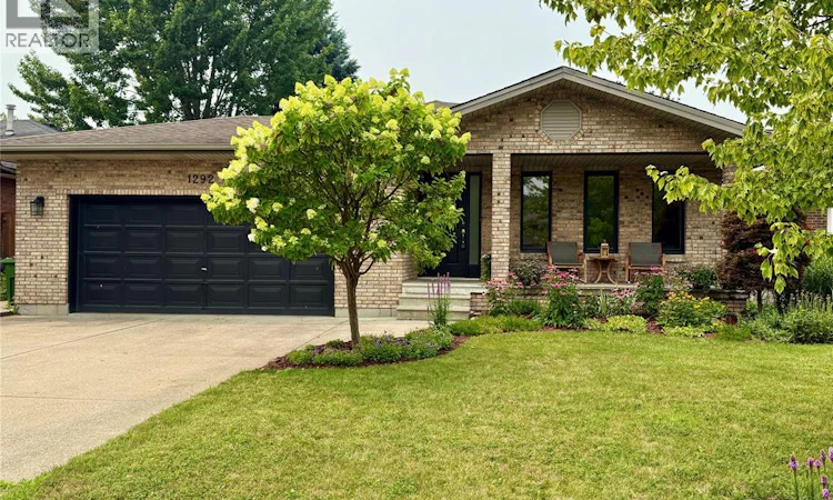 1292 Kenwick Way
