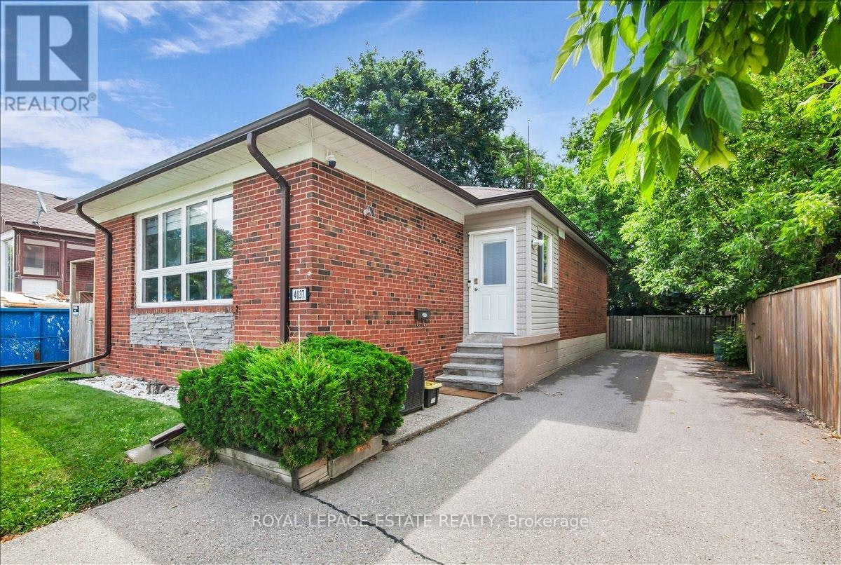 4037 Bloor Street W, Toronto, ON, M9B 1M4