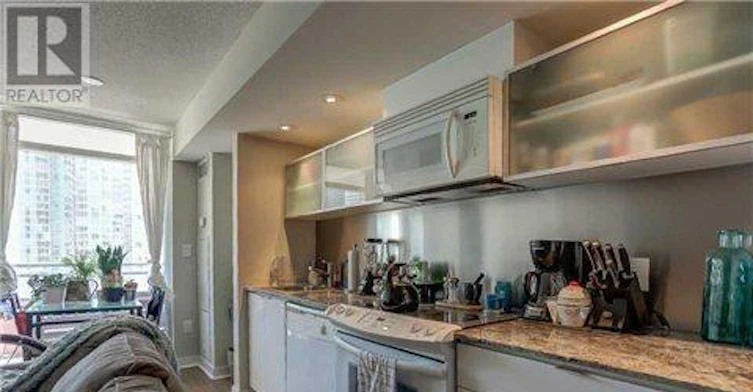 1010 4k Spadina Avenue, Toronto, ON, M5V 3Y9 - 2