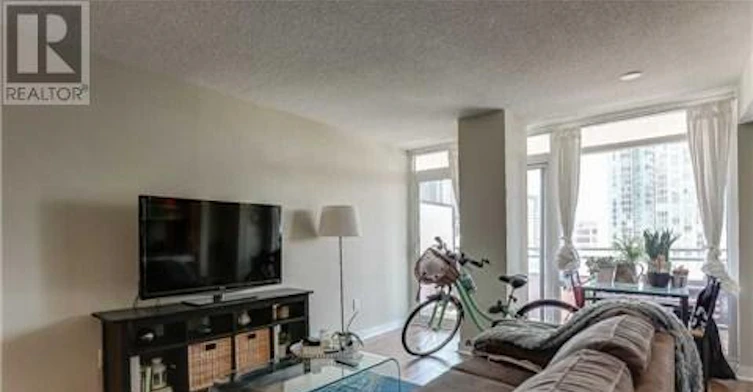 1010 4k Spadina Avenue, Toronto, ON, M5V 3Y9 - 7