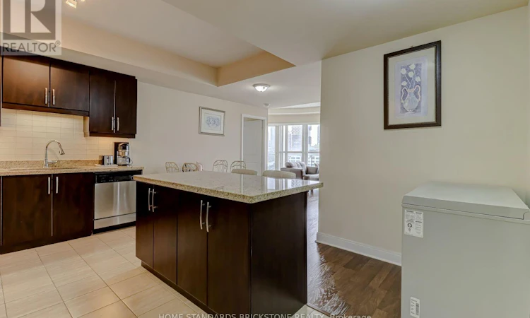 1106-50 Absolute Avenue