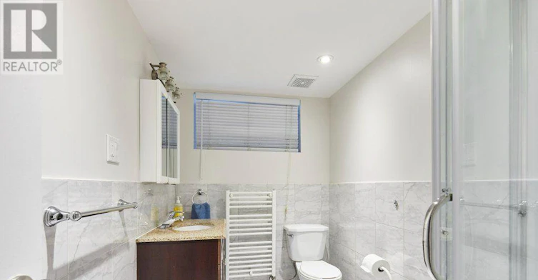 LOWER-120 Grenadier Road, Toronto, ON, M6R 1R4 - 23