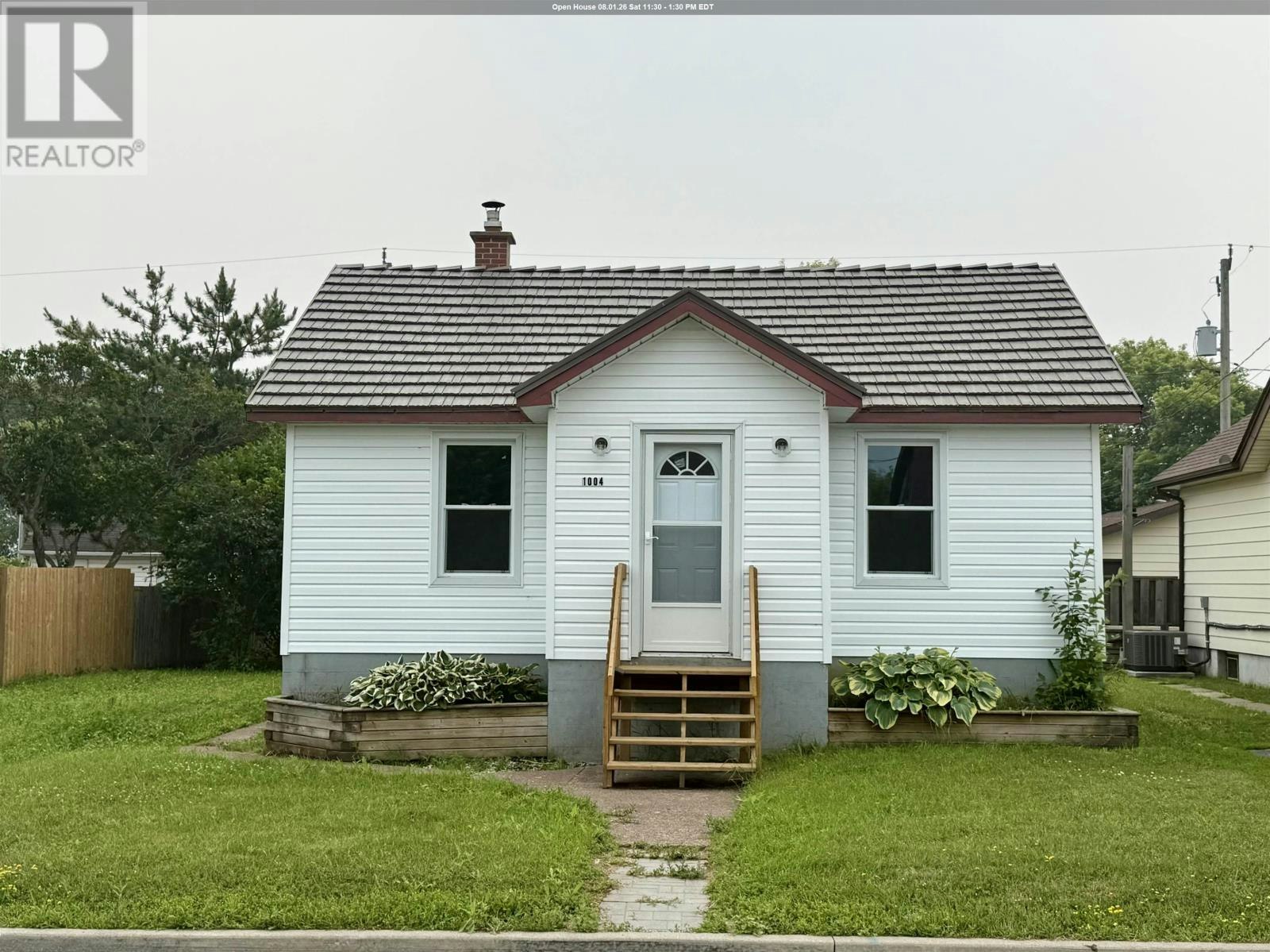 1004 Gore Street W, Thunder Bay, ON, P7E 3T1