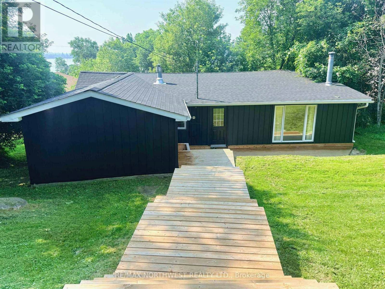 715 St Clair, Kenora, ON, P0X 1C0