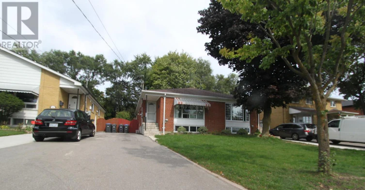 LOWER-3653 Anniversary Road, Mississauga, ON, L5C 2G2