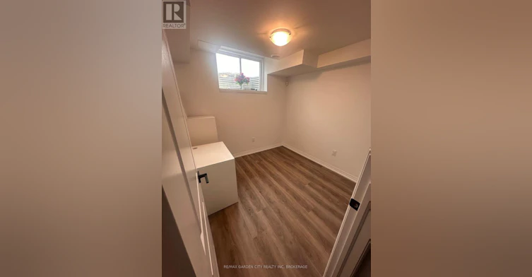 LOWER-30 Creek Court WEST, Welland, ON, L3C 0K8 - 5