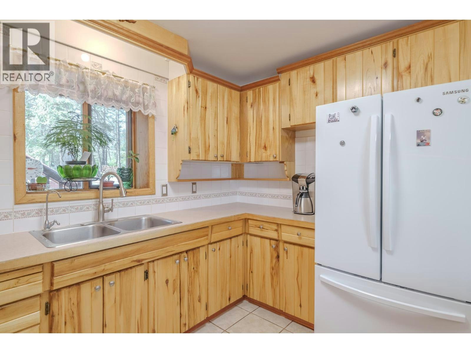 5406 Park Drive, 103 Mile House, BC, V0K 2E1 - 11