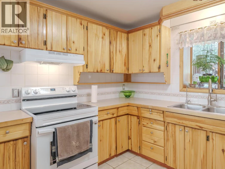 5406 Park Drive, 103 Mile House, BC, V0K 2E1 - 12