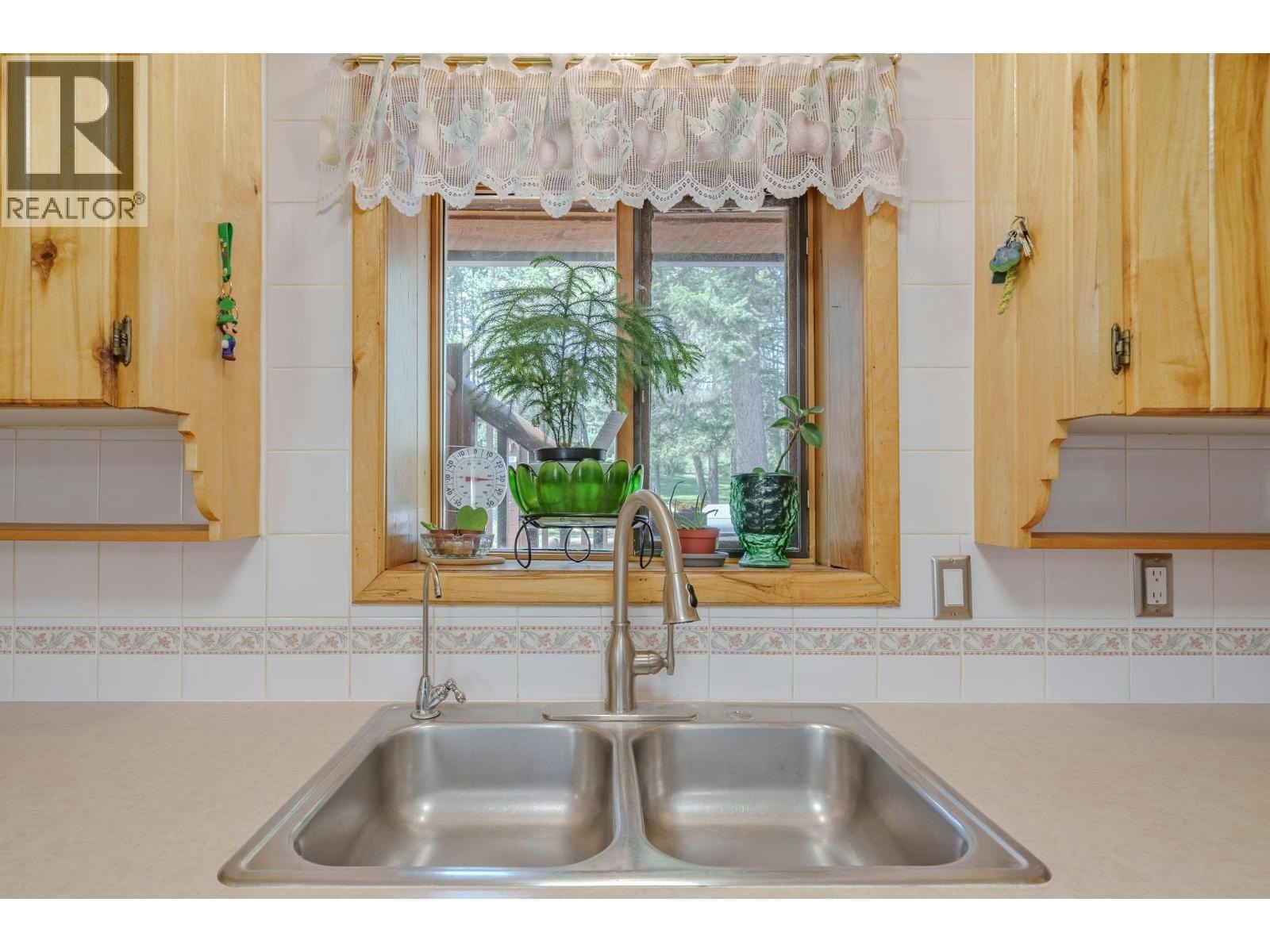 5406 Park Drive, 103 Mile House, BC, V0K 2E1 - 13