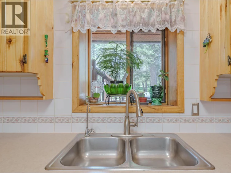 5406 Park Drive, 103 Mile House, BC, V0K 2E1 - 13