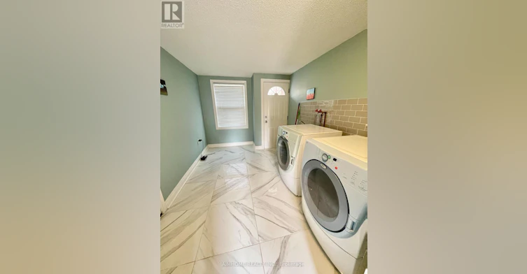 5594 Woodland Boulevard, Niagara Falls, ON, L2G 5K7 - 9