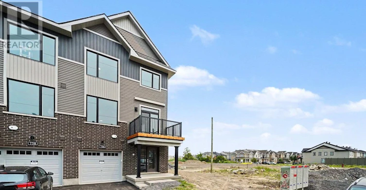 756 Tadpole Crescent, Ottawa, ON, K2J 6K4 - 3