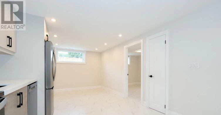 C-31 Mariposa Avenue, Toronto, ON, M6N 4A1 - 11