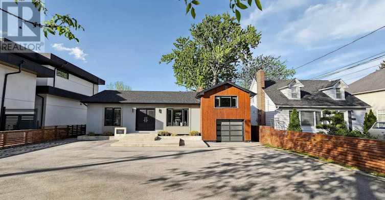 285 Bronte Road, Oakville, ON, L6L 3C5