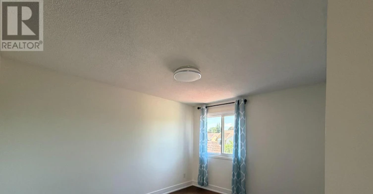 730 Queensbridge Drive, Mississauga, ON, L5C 3X2 - 15