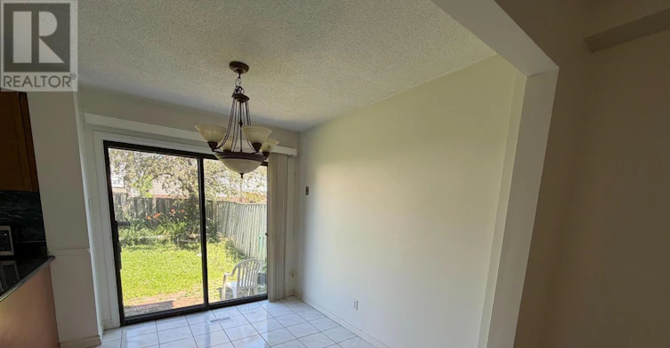 730 Queensbridge Drive, Mississauga, ON, L5C 3X2 - 6