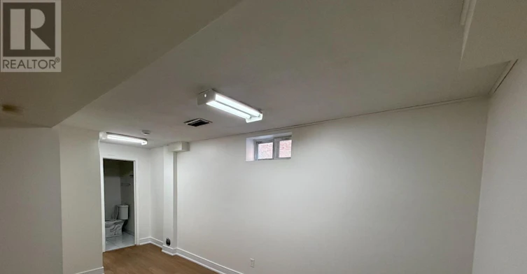730 Queensbridge Drive, Mississauga, ON, L5C 3X2 - 23