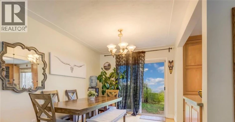 Upper-209 Willowdale Avenue, Waterloo, ON, N2J 3M2 - 3