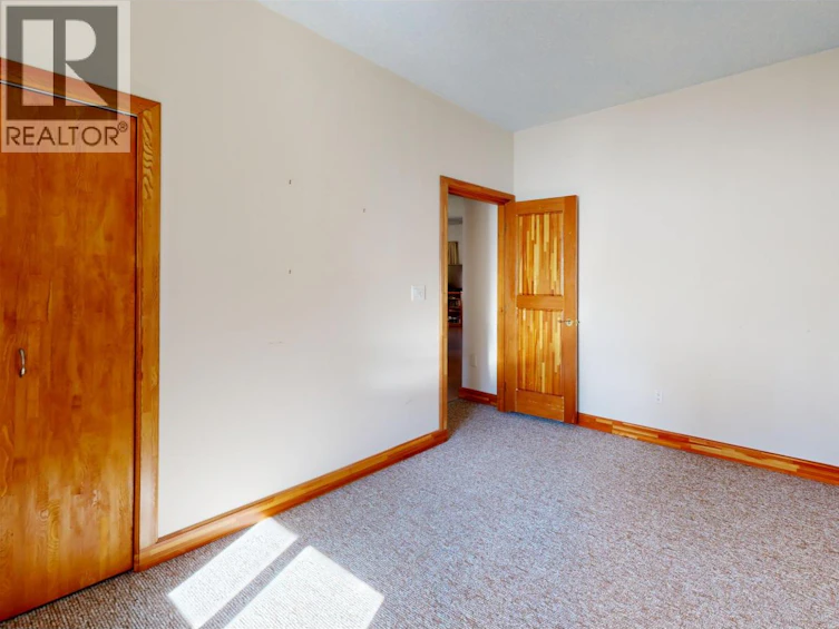 7636 King Road, 100 Mile House, BC, V0K 1X3 - 16