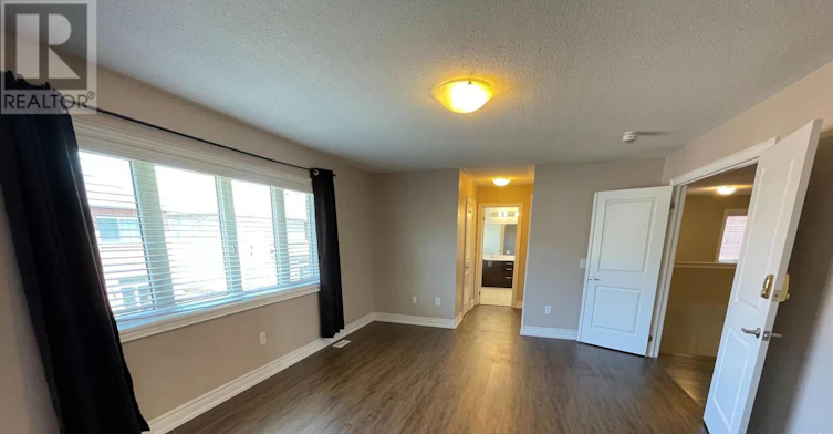 8 Jericho Avenue, Georgina, ON, L4P 0G9 - 10