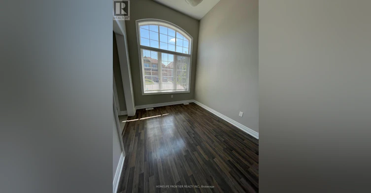 8 Jericho Avenue, Georgina, ON, L4P 0G9 - 4