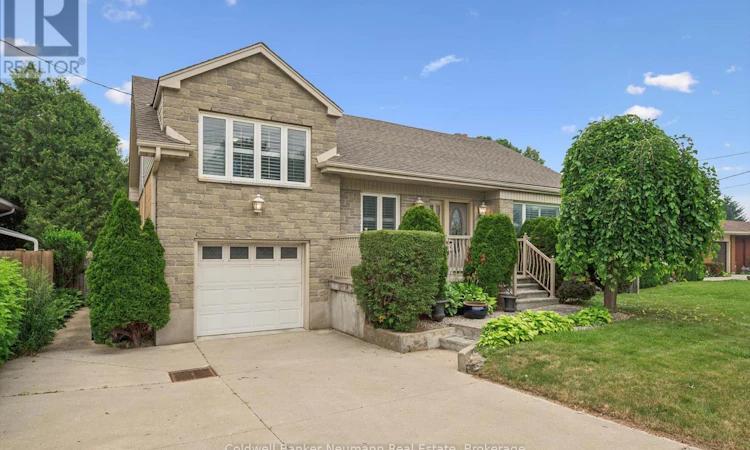 195 Victoria Road N