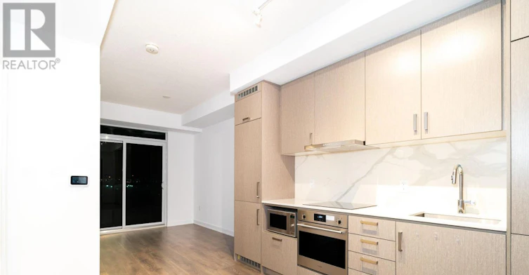 701-60 Honeycrisp Crescent, Vaughan, ON, L4K 0N5 - 2