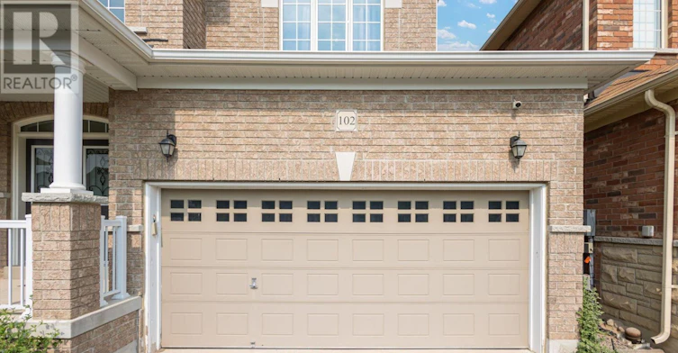 102 Creekland Avenue, Whitchurch-Stouffville, ON, L4A 1X4 - 3